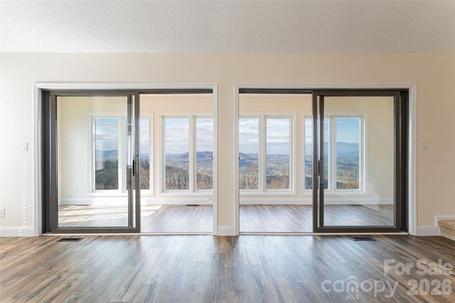 1203 Fleetwood Plaza, Hendersonville, NC 28739