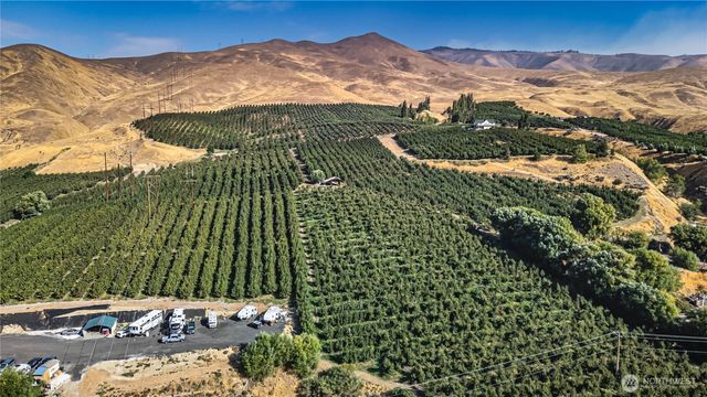 394 Lure Ln, Monitor, WA 98836