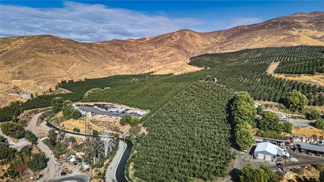 394 Lure Ln, Monitor, WA 98836