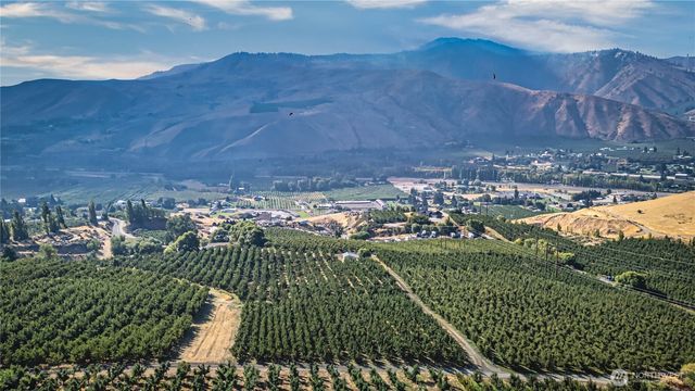 394 Lure Ln, Monitor, WA 98836