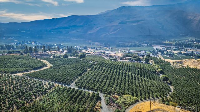 394 Lure Ln, Monitor, WA 98836