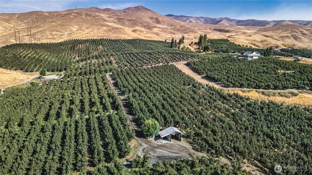 394 Lure Ln, Monitor, WA 98836