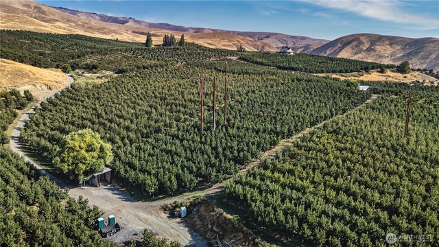 394 Lure Ln, Monitor, WA 98836