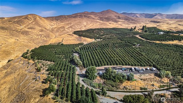 394 Lure Ln, Monitor, WA 98836