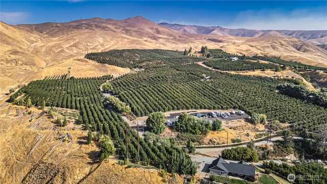 394 Lure Ln, Monitor, WA 98836