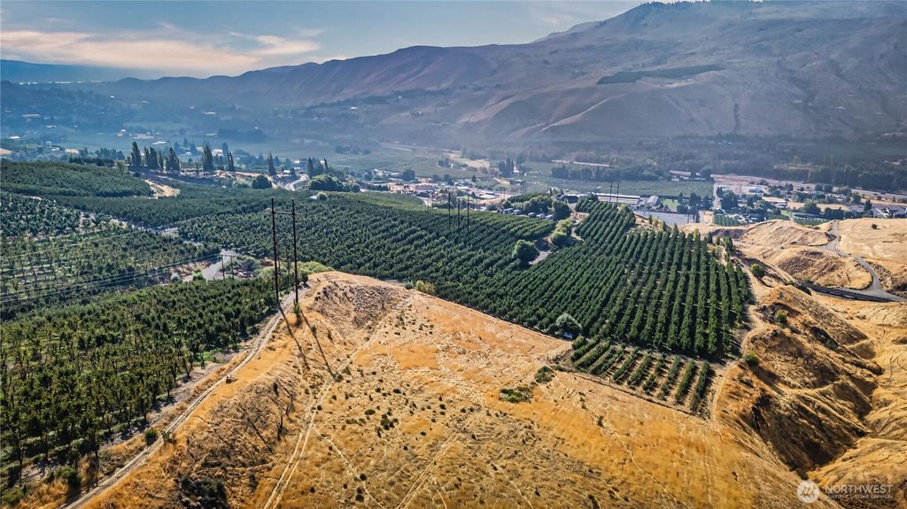 394 Lure Ln, Monitor, WA 98836