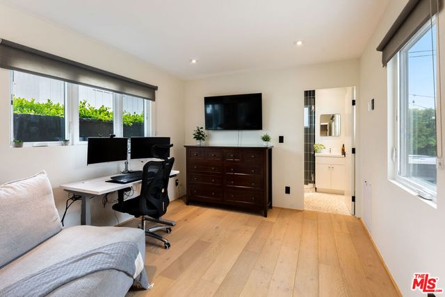 11215 Hannum Avenue, Culver City, CA 90230