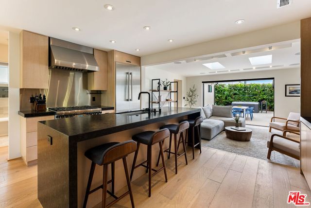 11215 Hannum Avenue, Culver City, CA 90230
