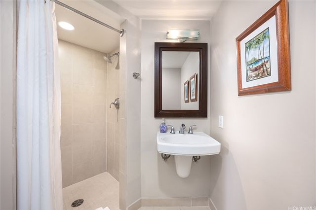 1837 Kalakaua Avenue 1004, Honolulu, HI 96815