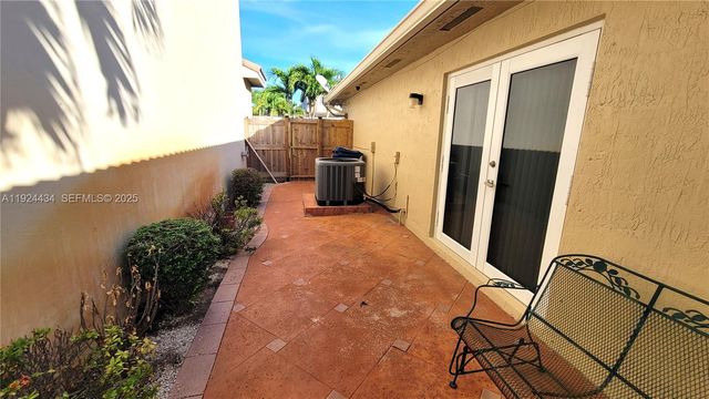 21472 SW 89th Ct, Cutler Bay, FL 33189