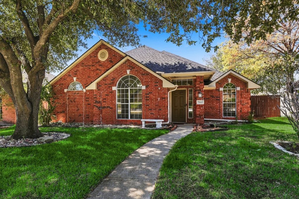7641 King Arthur Road, Frisco, TX 75035