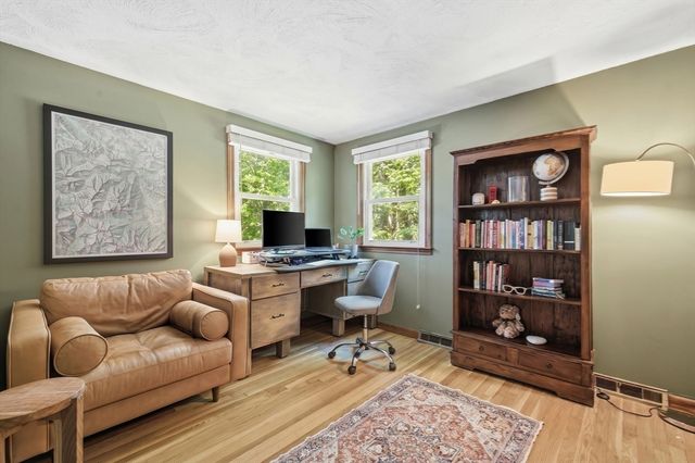 82 12th Ave, Brockton, MA 02302