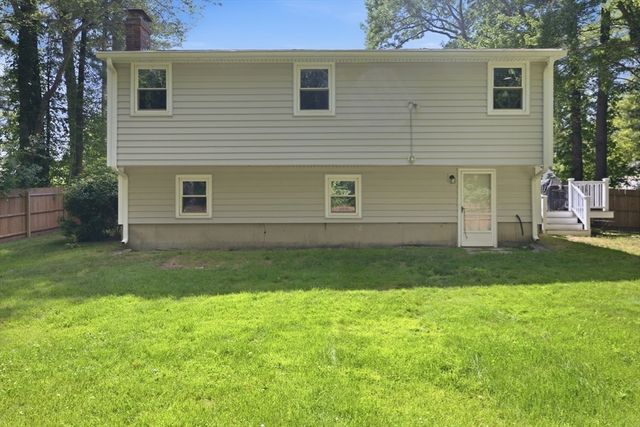 82 12th Ave, Brockton, MA 02302
