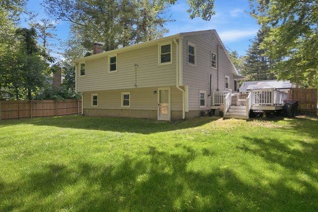 82 12th Ave, Brockton, MA 02302