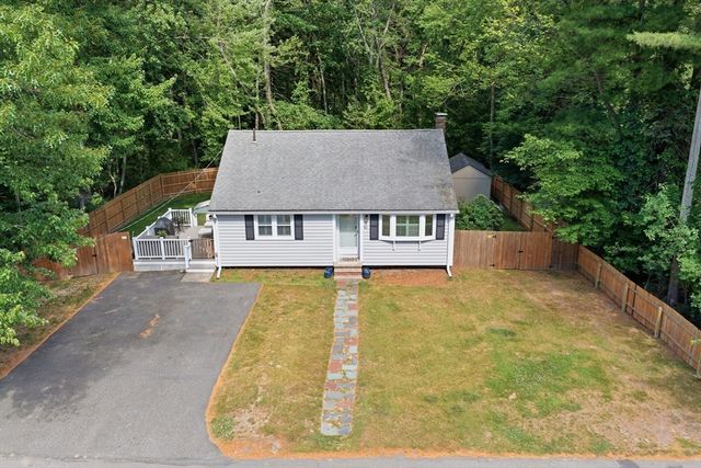 82 12th Ave, Brockton, MA 02302