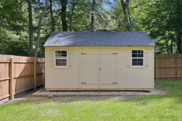 82 12th Ave, Brockton, MA 02302