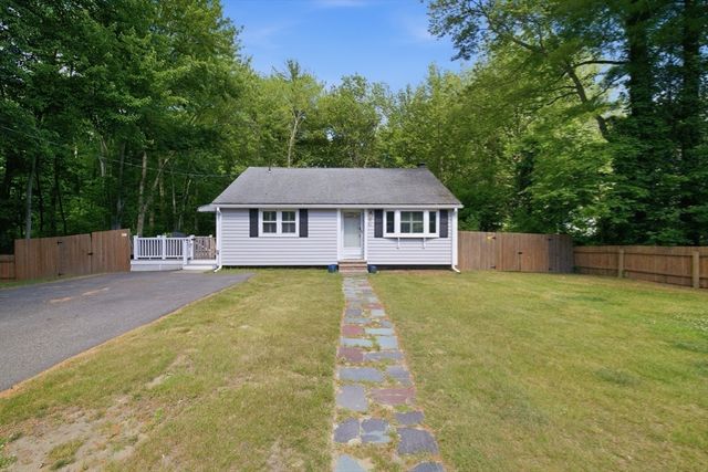 82 12th Ave, Brockton, MA 02302