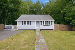 82 12th Ave, Brockton, MA 02302