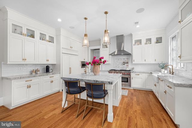 3403 JOHN MARSHALL DR, Arlington, VA 22207