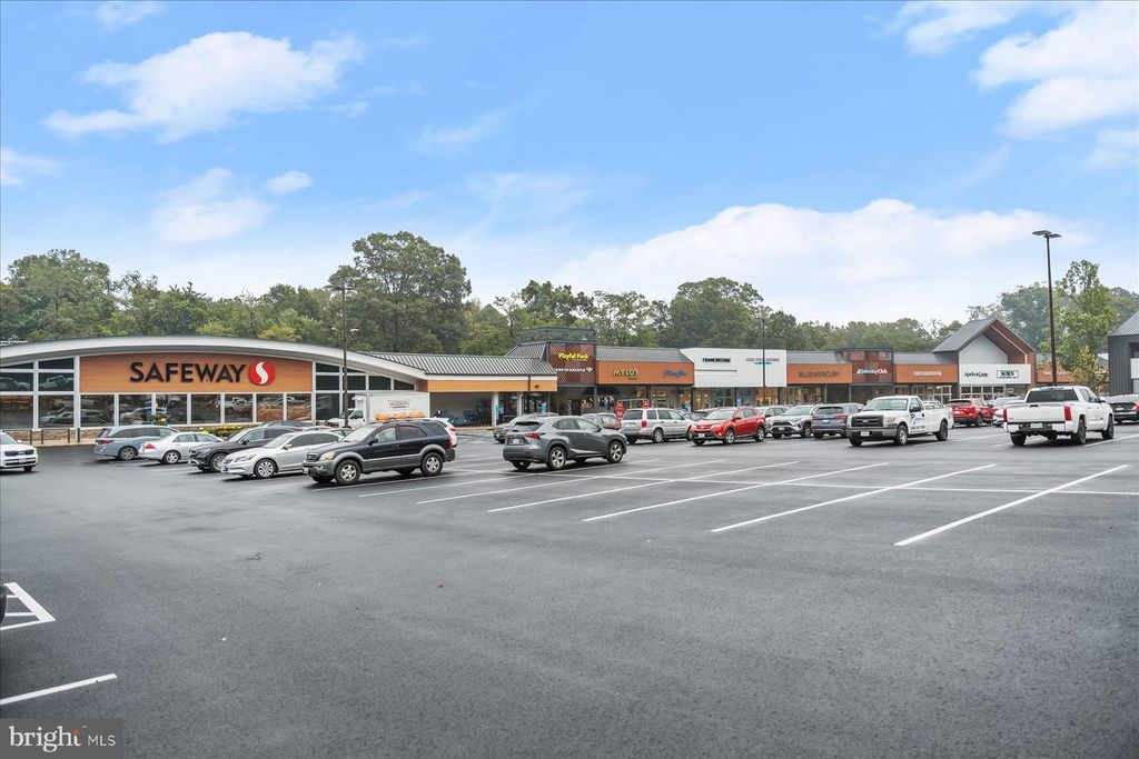 3403 JOHN MARSHALL DR, Arlington, VA 22207