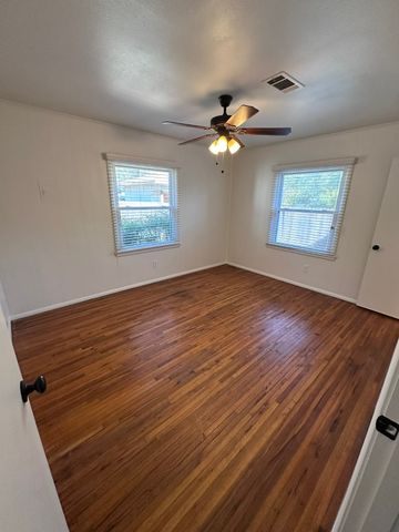 5428 Durham Avenue, Fort Worth, TX 76114