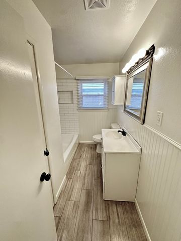 5428 Durham Avenue, Fort Worth, TX 76114