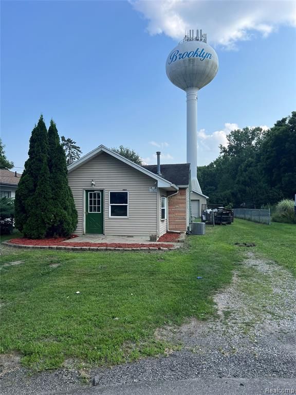 115 Jackson Street, Brooklyn, MI 49230