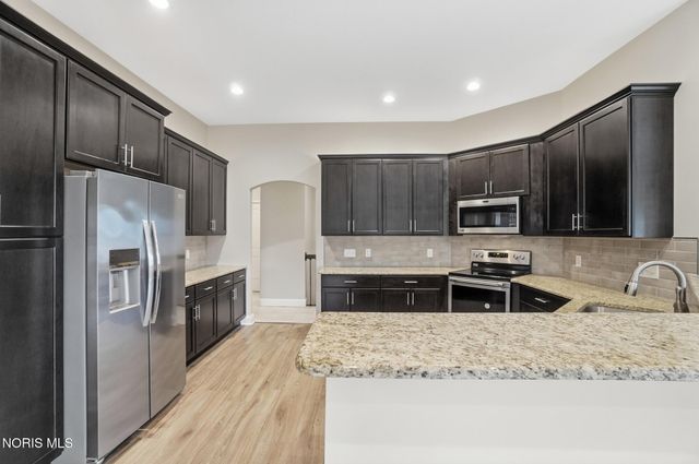 1001 Plum Grove Lane, Toledo, OH 43615