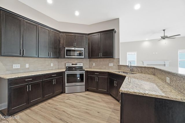 1001 Plum Grove Lane, Toledo, OH 43615