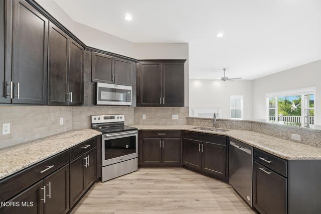 1001 Plum Grove Lane, Toledo, OH 43615