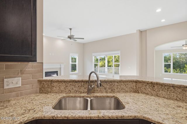 1001 Plum Grove Lane, Toledo, OH 43615