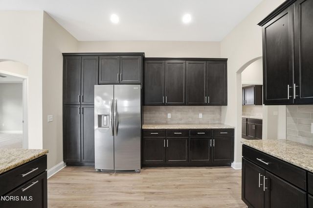 1001 Plum Grove Lane, Toledo, OH 43615