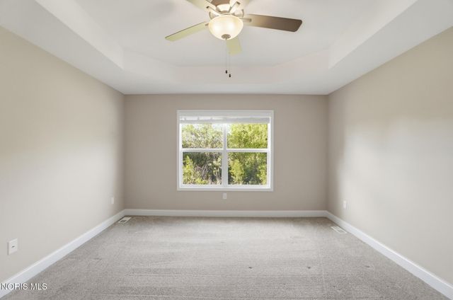 1001 Plum Grove Lane, Toledo, OH 43615