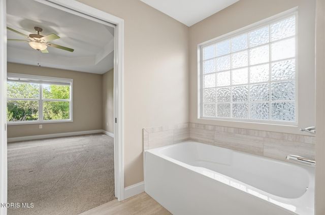 1001 Plum Grove Lane, Toledo, OH 43615