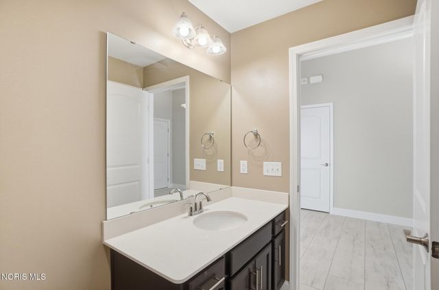 1001 Plum Grove Lane, Toledo, OH 43615