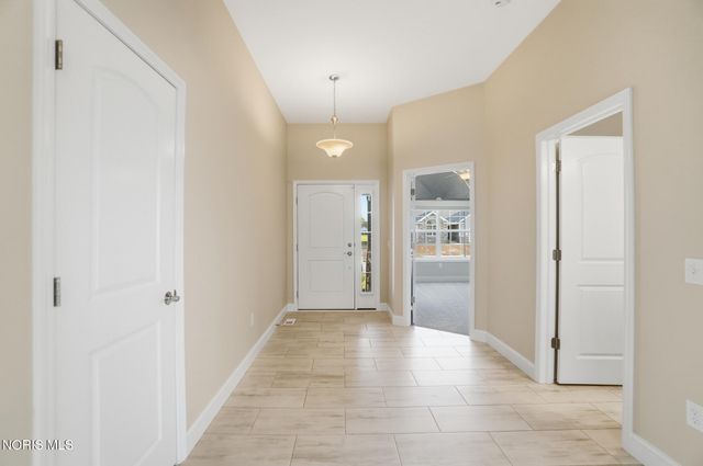 1001 Plum Grove Lane, Toledo, OH 43615