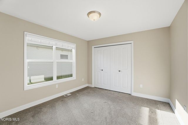 1001 Plum Grove Lane, Toledo, OH 43615