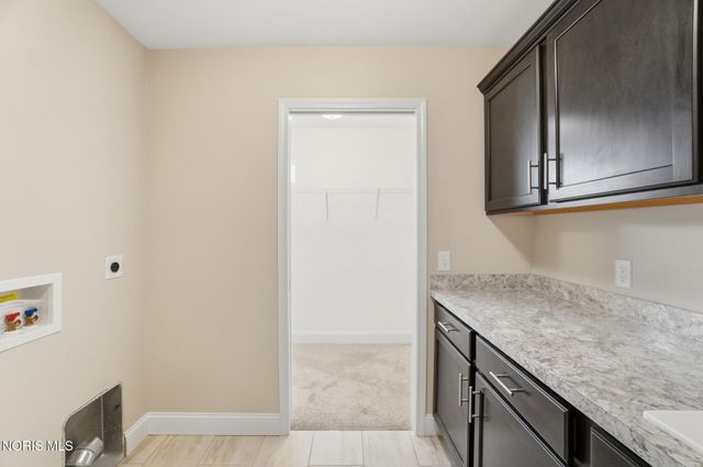 1001 Plum Grove Lane, Toledo, OH 43615