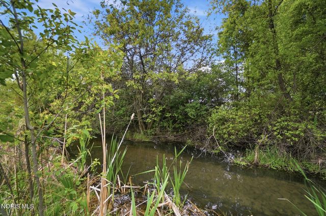 1001 Plum Grove Lane, Toledo, OH 43615