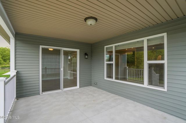 1001 Plum Grove Lane, Toledo, OH 43615