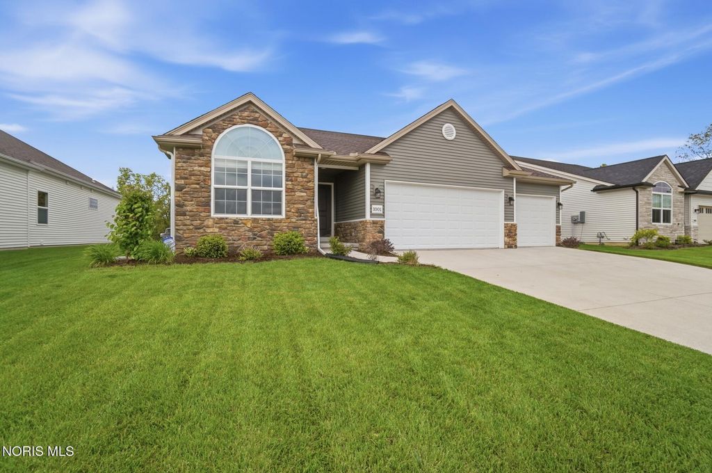 1001 Plum Grove Lane, Toledo, OH 43615