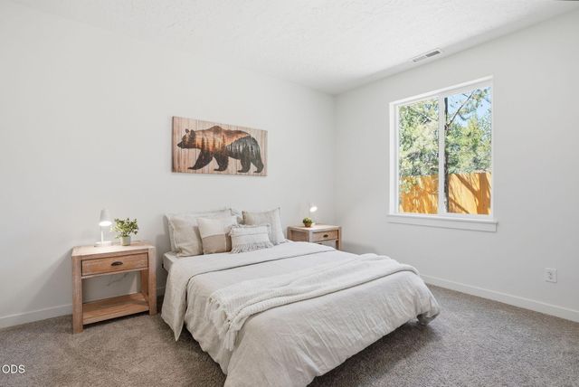 55827 Wood Duck Drive, Bend, OR 97707