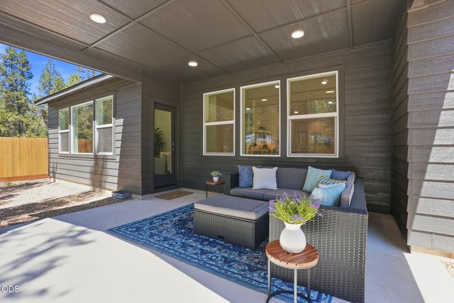 55827 Wood Duck Drive, Bend, OR 97707