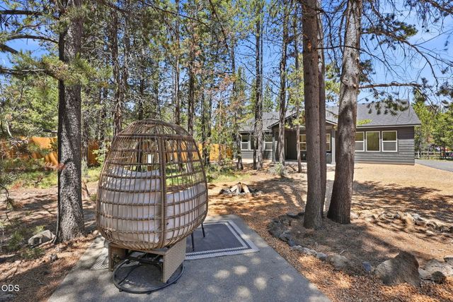 55827 Wood Duck Drive, Bend, OR 97707