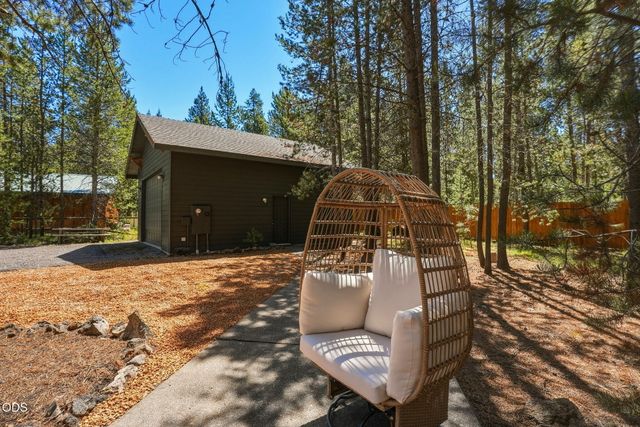 55827 Wood Duck Drive, Bend, OR 97707