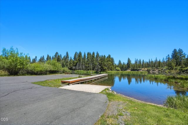55827 Wood Duck Drive, Bend, OR 97707