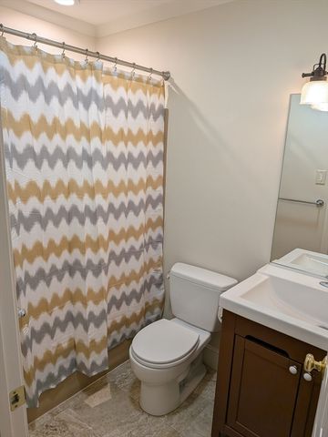 366 Thacher St 6, Attleboro, MA 02703