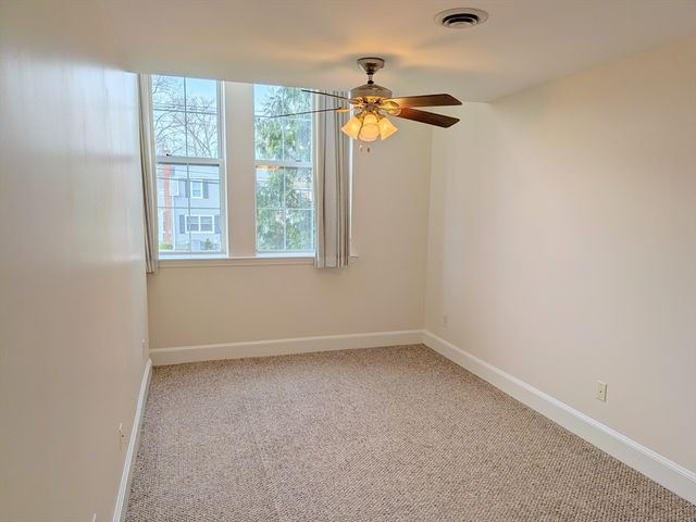 366 Thacher St 6, Attleboro, MA 02703