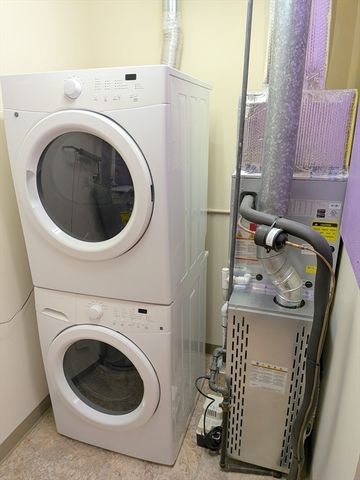 366 Thacher St 6, Attleboro, MA 02703