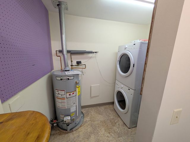 366 Thacher St 6, Attleboro, MA 02703